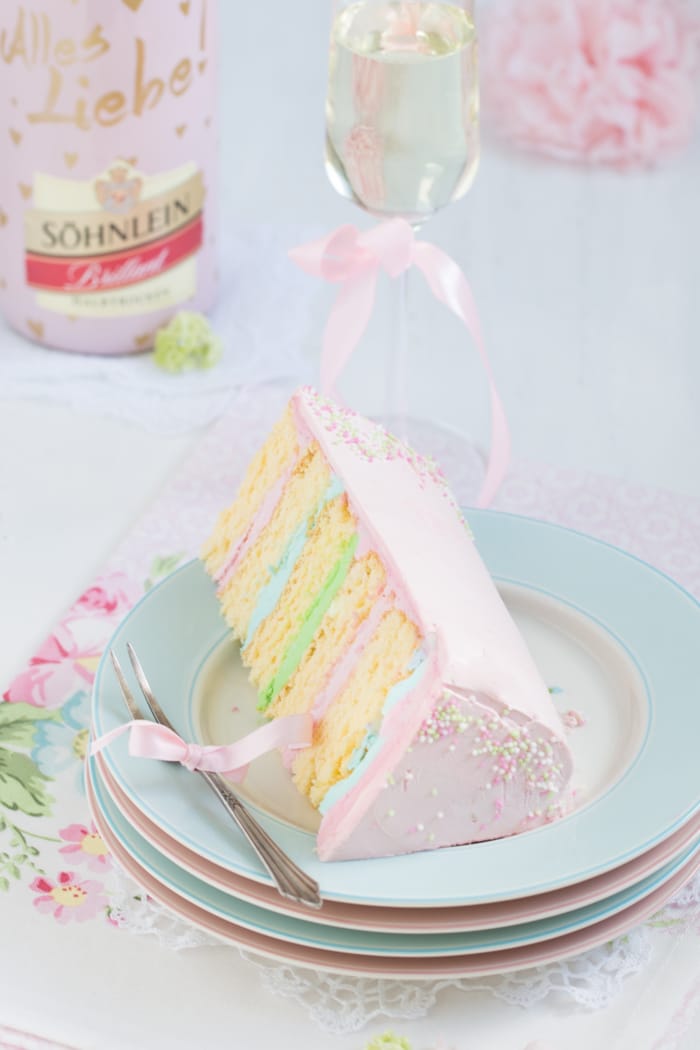 „Swiss-Meringue-Buttercreme-Sekt-Torte!“