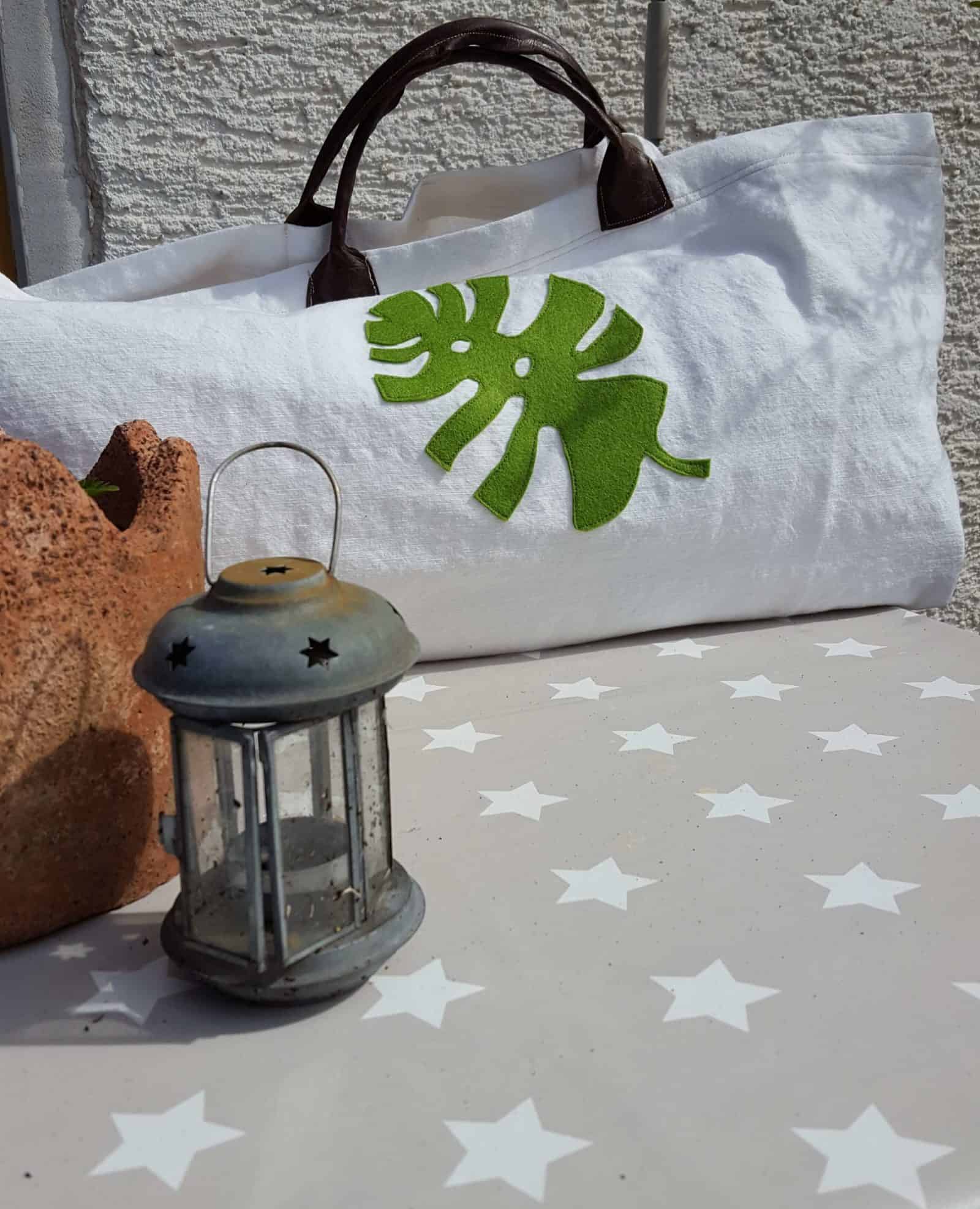 Shopper mit Monstera-Applikation
