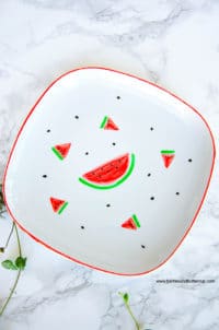 Trendige DIY-Idee für den Sommer: Porzellan mit Wassermelonen bemalen