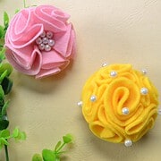 Blühende Blumen mit Zuchtperlen