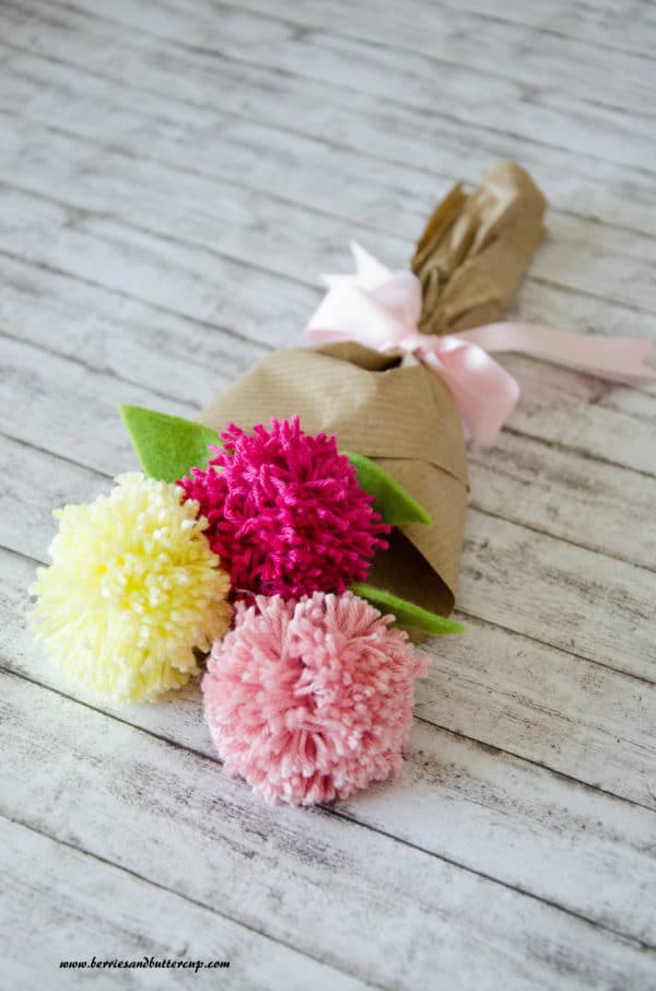 DIY: Pompom-Blumenstrauß