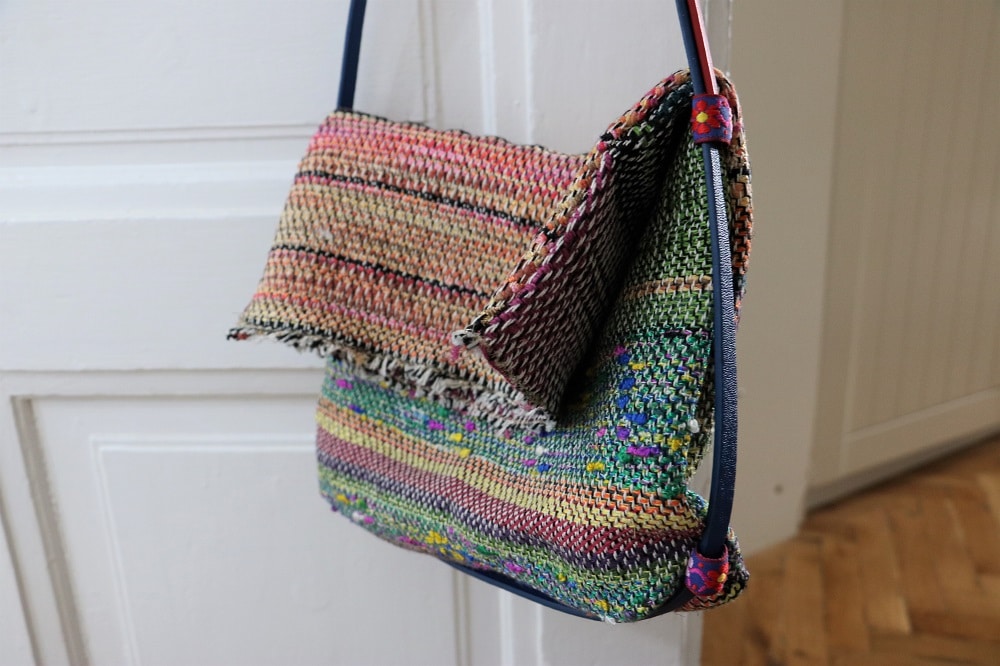 DIY gewebte Tasche mit Gürtelhenkel