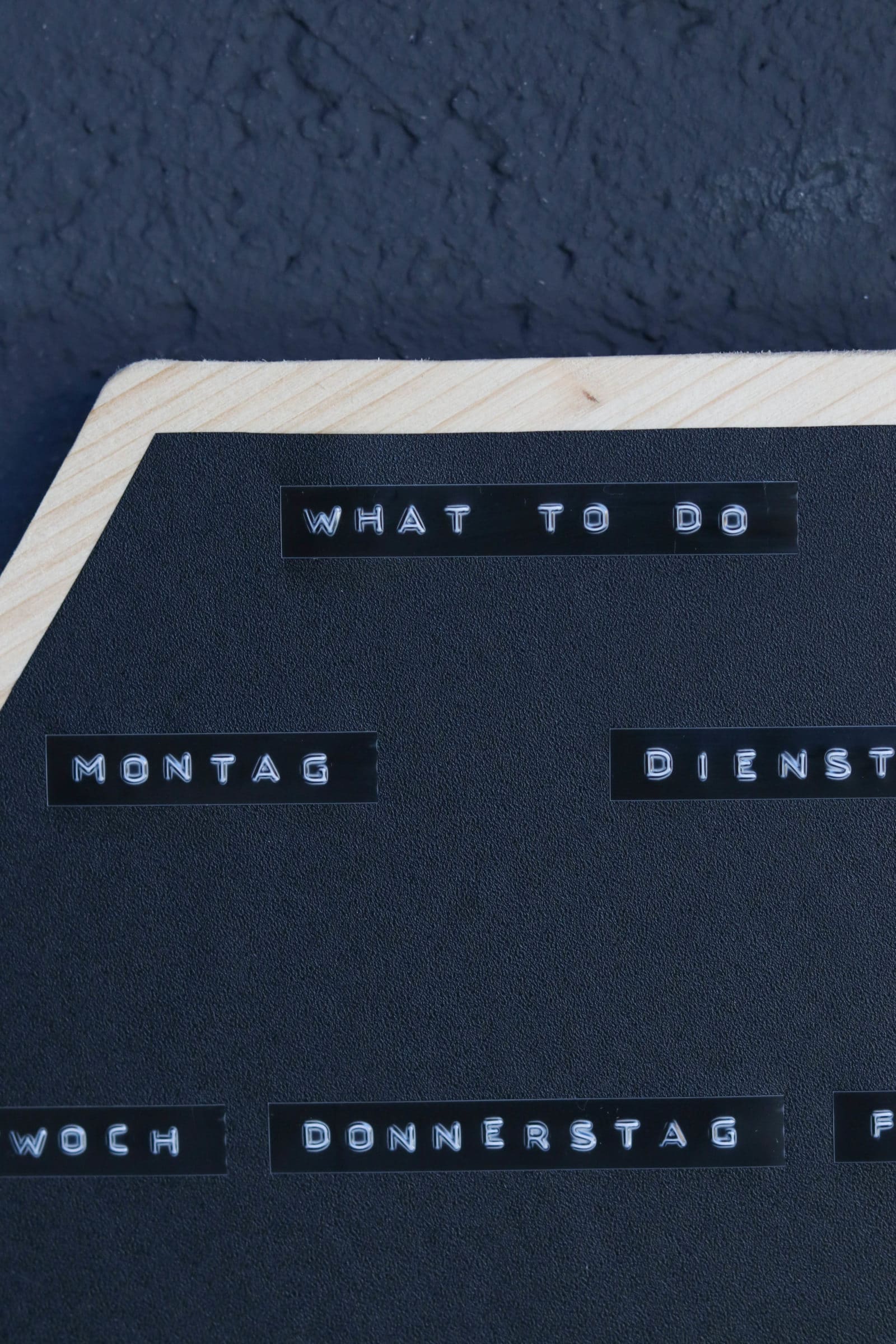 Notizboard aus Holz mit Tafelfolie