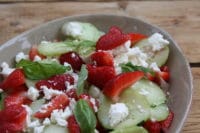 Erdbeeren Gurkensalat mit Feta