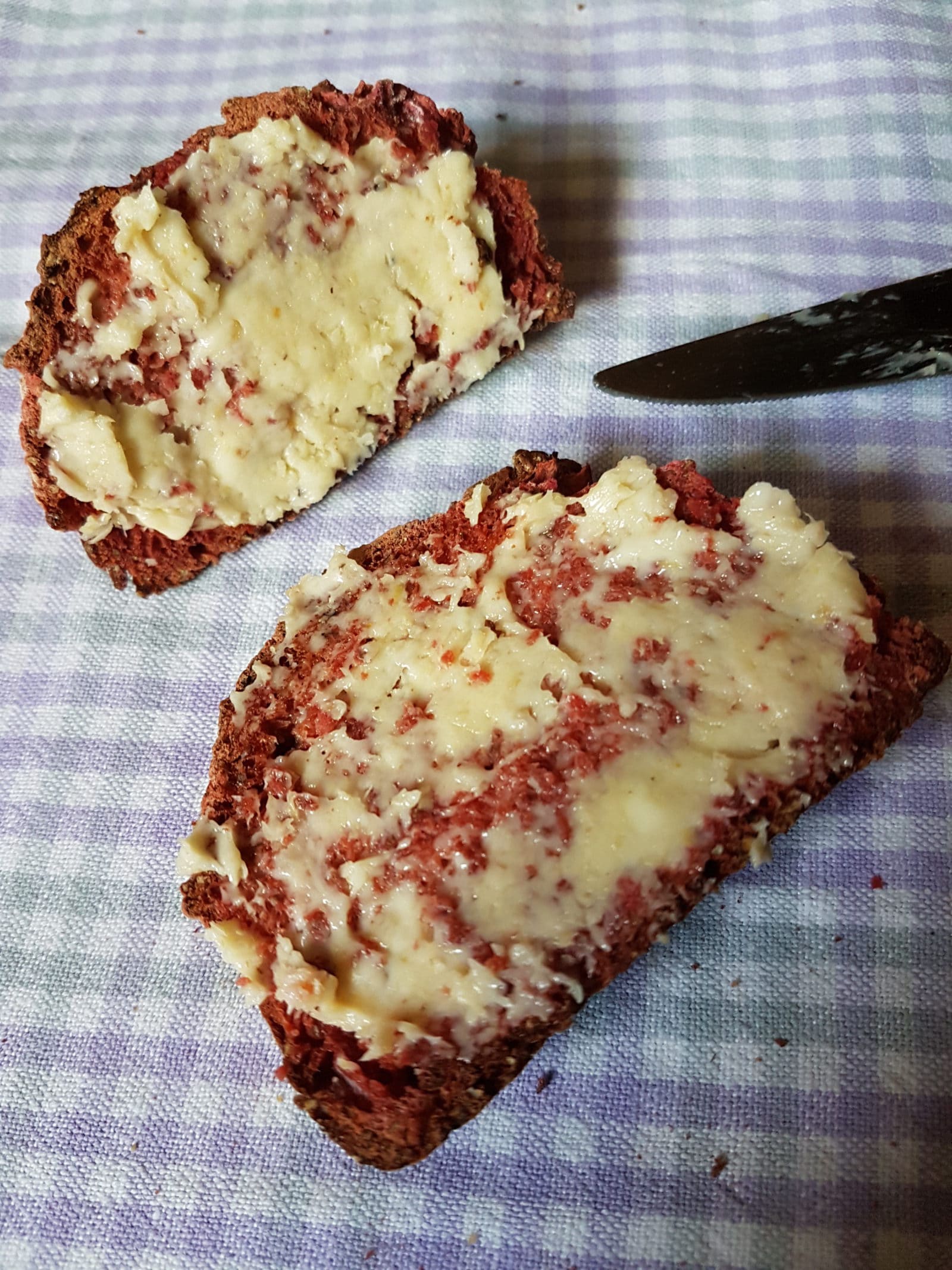 Rote-Beete-Minz Brot
