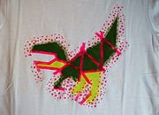 Heute gibt’s Farbe aufs Shirt … und Dreiecke … und ein Dino