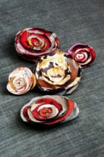 Upcycling: Stoffblüten aus Polyester