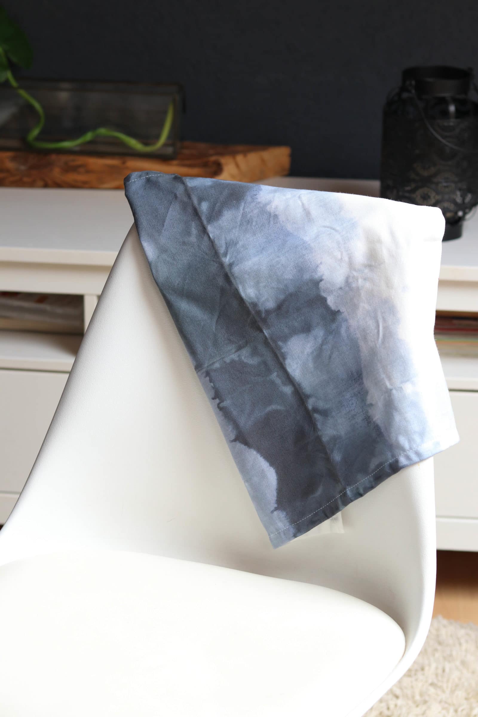 Batikservietten mit Pflanzenbanderole