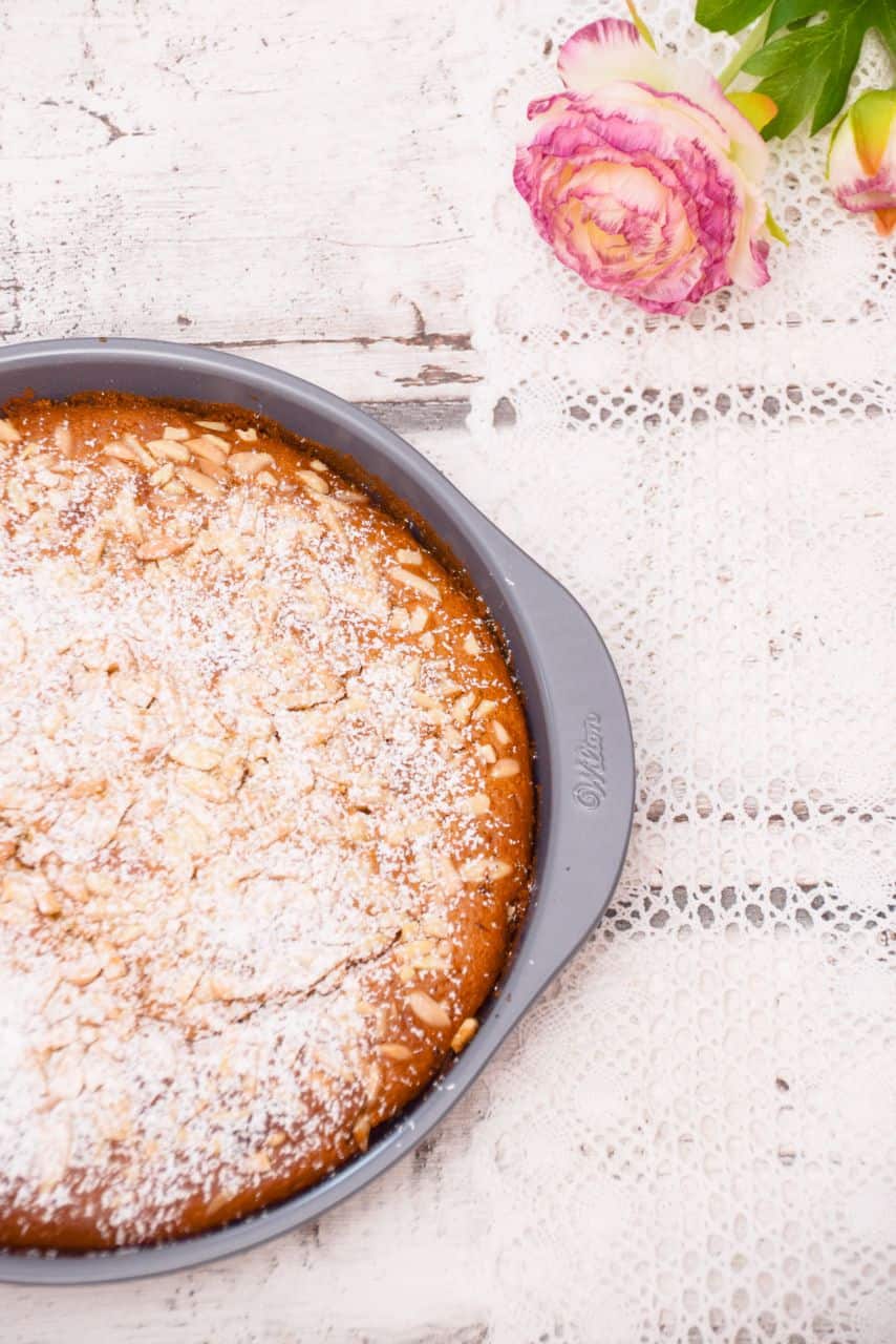 Mandelkuchen mit Heidelbeeren