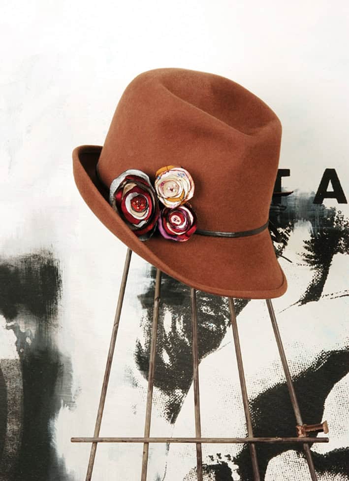 Upcycling: Stoffblüten aus Polyester