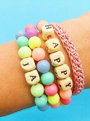 Sommer DIY: Armbänder ganz einfach selber machen