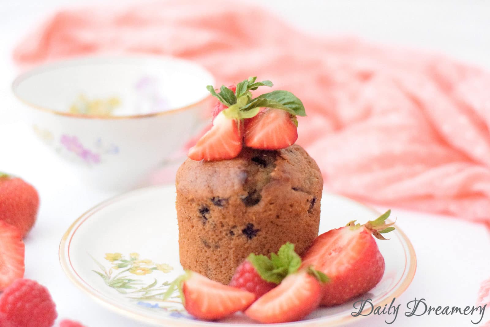 vegane Muffins mit Beeren – sommerlich, fruchtig, lecker