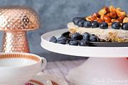 Veganer No-Bake-Cheesecake mit karamellisierten Nüssen