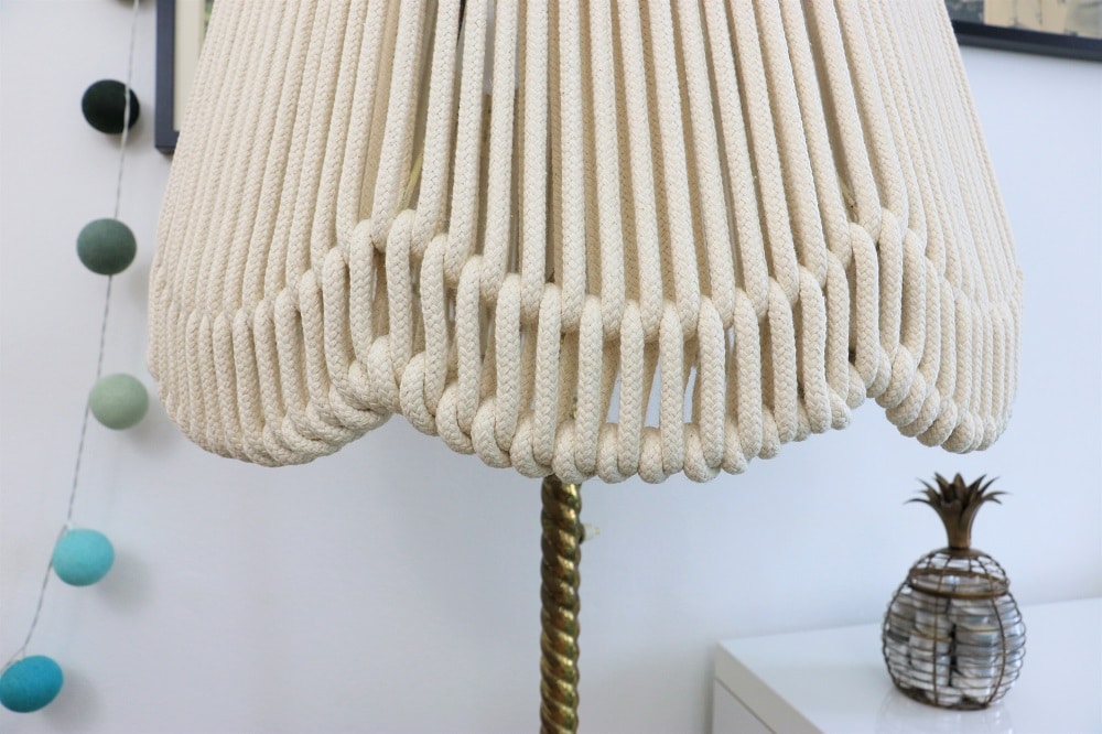 Stehlampe mit Seil-Lampenschirm – eine fast DIY-Never-Ending-Story