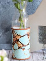 Moderne Design-Vase mit Klebefolien und Korkband