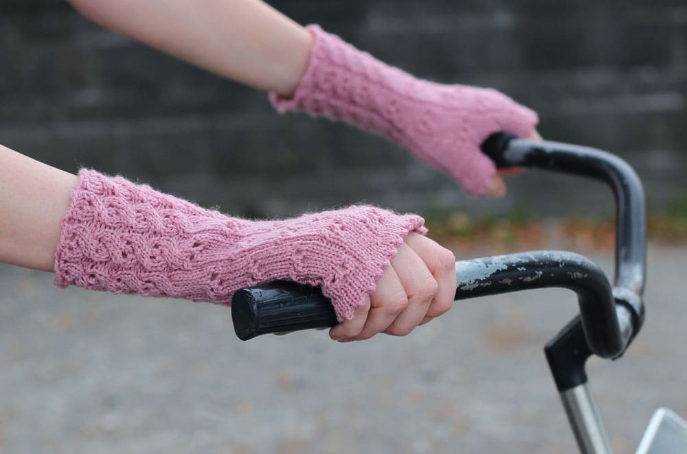 Trendige Armstulpen „Änni“ stricken mit dem Sockenwunder