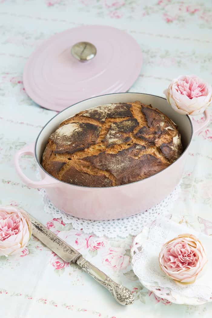 „Französisches Landbrot mit gesalzener Butter aus der Cocotte!“ [Göttlich knusprig]