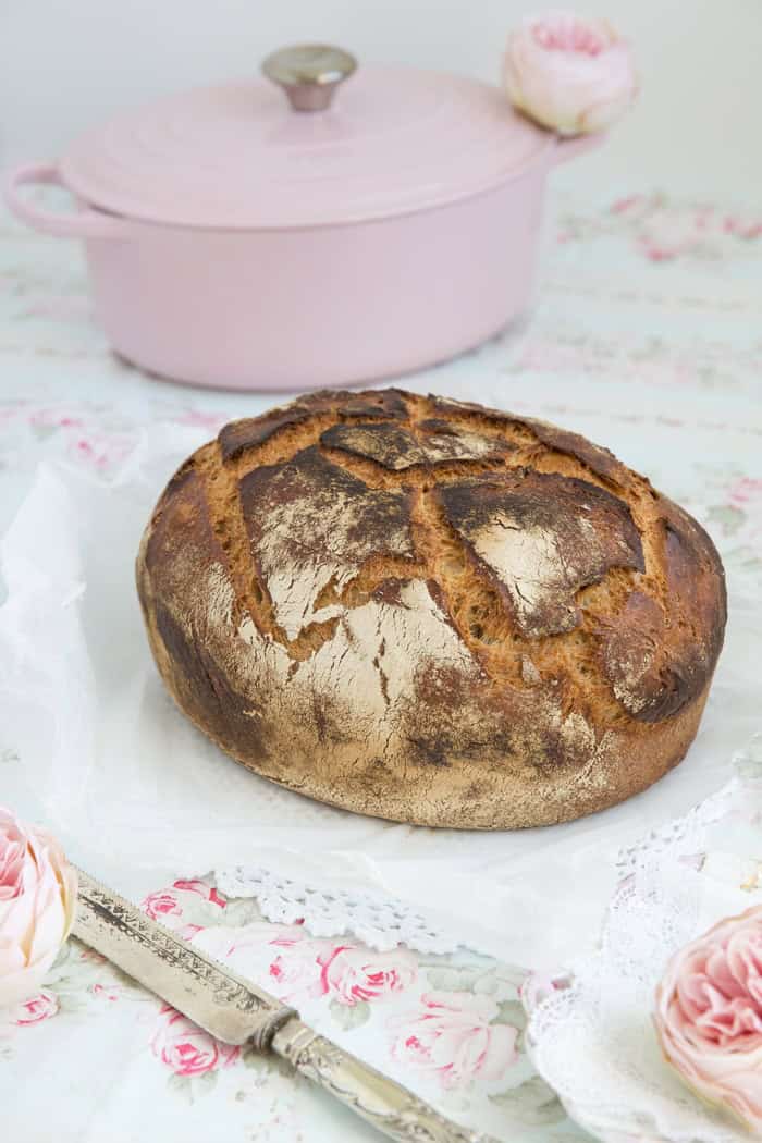 „Französisches Landbrot mit gesalzener Butter aus der Cocotte!“ [Göttlich knusprig]