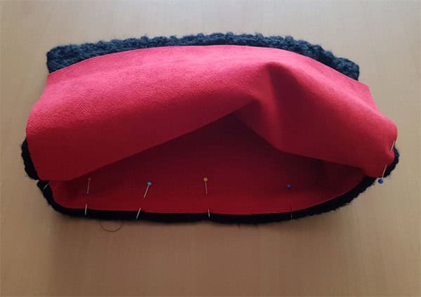 Häkelclutch mit samtweichem Futter