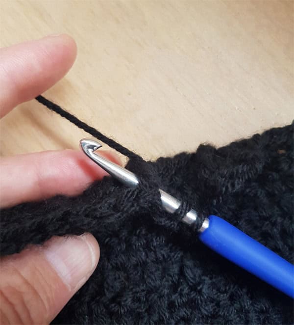 Häkelclutch mit samtweichem Futter