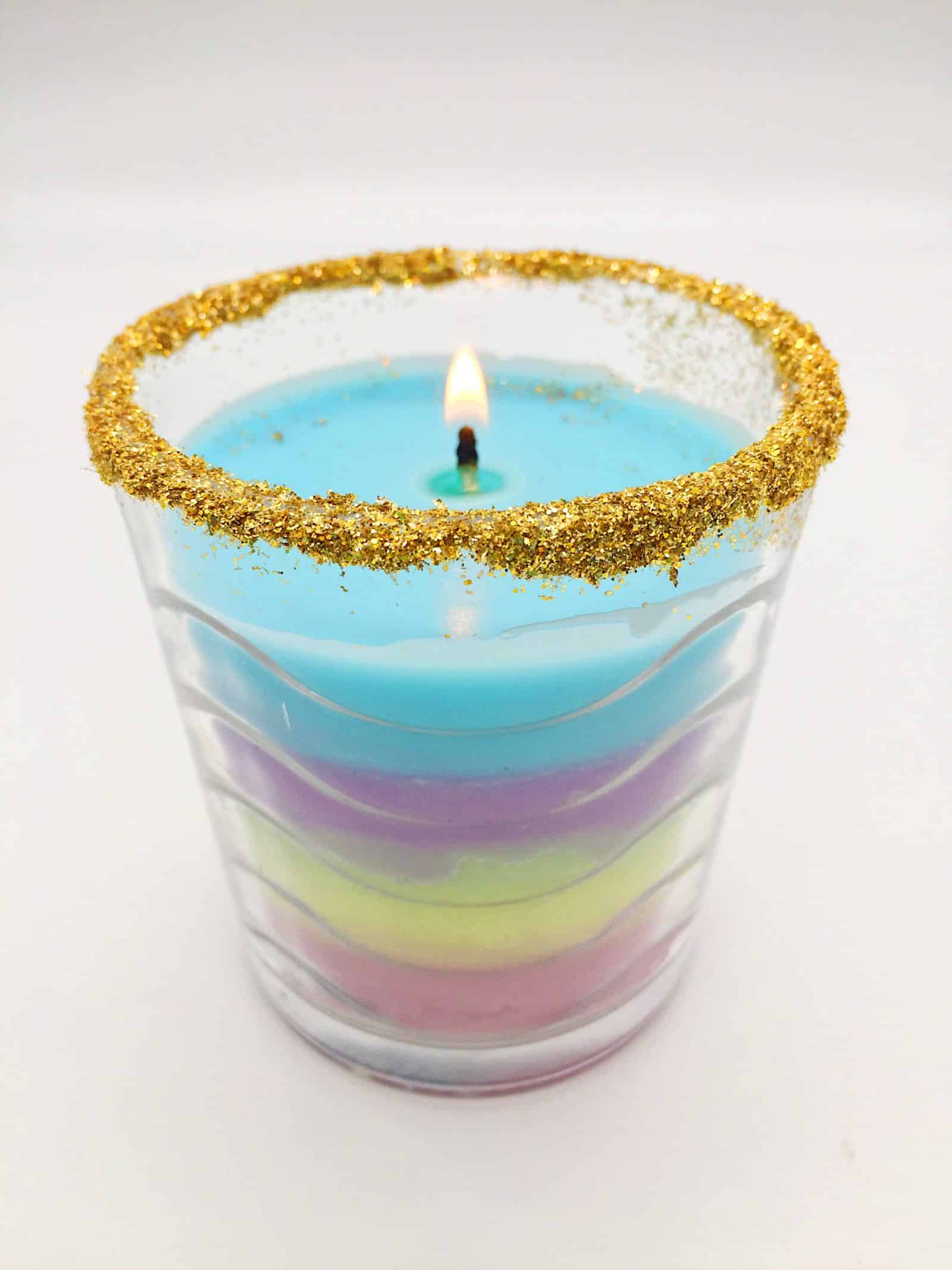 Regenbogenkerzen selber machen