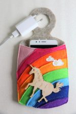 Schnittmuster: Handy-Ladetasche aus Filz nähen