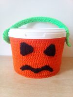 Gruseliges Halloween Kürbis Eimer häkeln