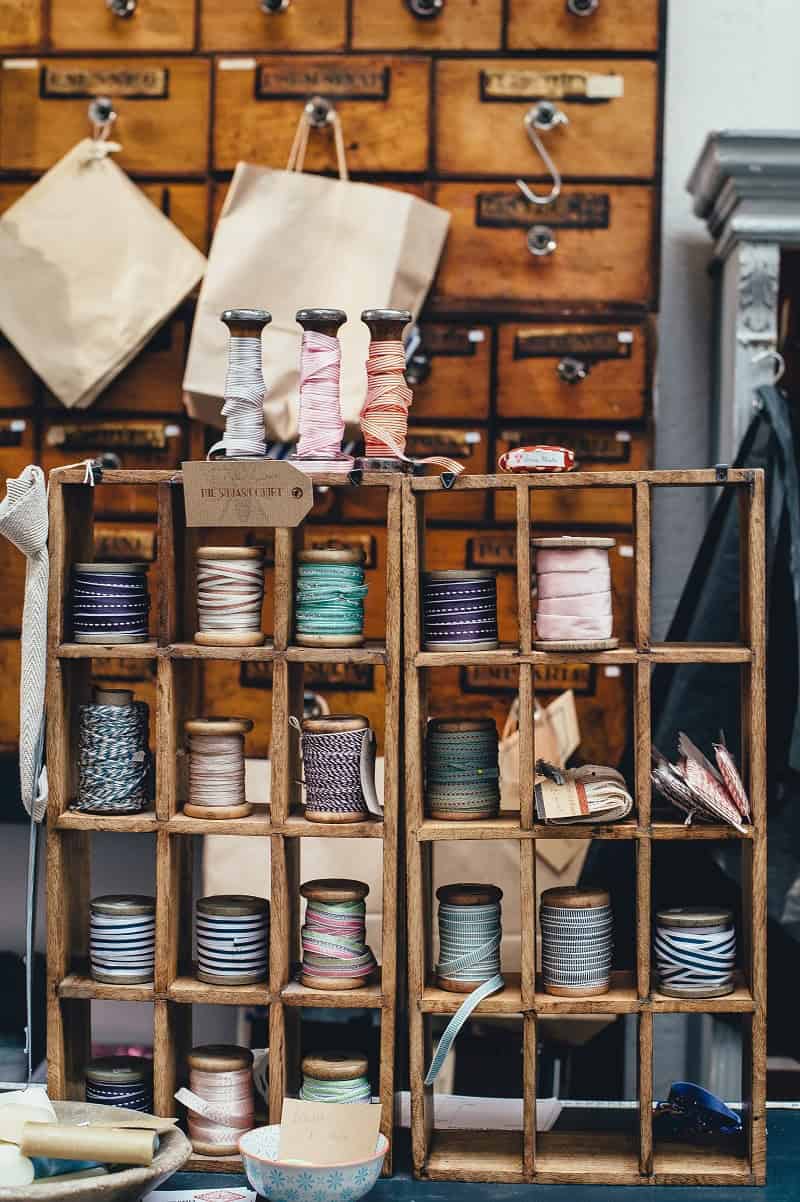 Kleidung mit Charakter: 10 Tipps für DIY Upcycling