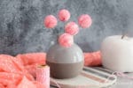 kugelige Deko-Blumen aus Filz – fröhliche Farbtupfer für dein Zuhause