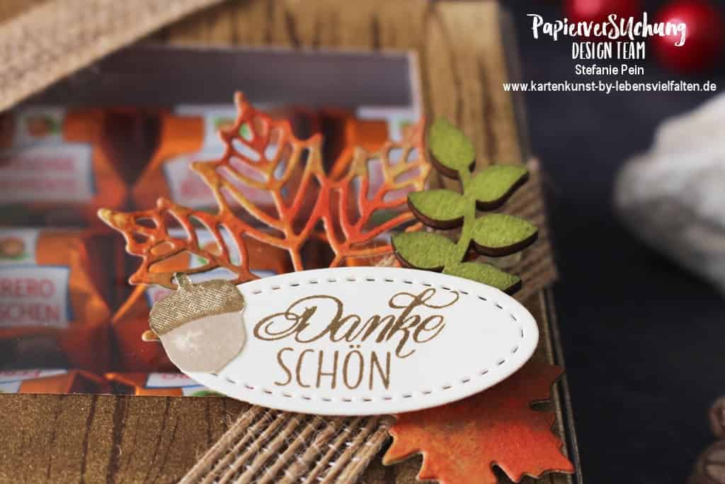 Herbstliche Verpackung mit der Pizzaschachtel & Küsschen