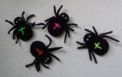 Eine gehäkelte Spinne für Halloween