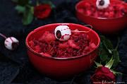 Halloween Vorspeise: Roter Kartoffelsalat mit Radieschen-Augäpfeln