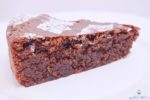 Saftiger Schokoladenkuchen mit Mandeln
