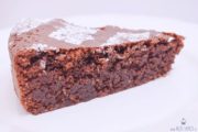 Saftiger Schokoladenkuchen mit Mandeln