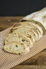 Weizenbrot mit selbstgemachtem Sauerteig [Birgit D]