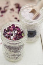 Badesalz mit Milch und Rosen