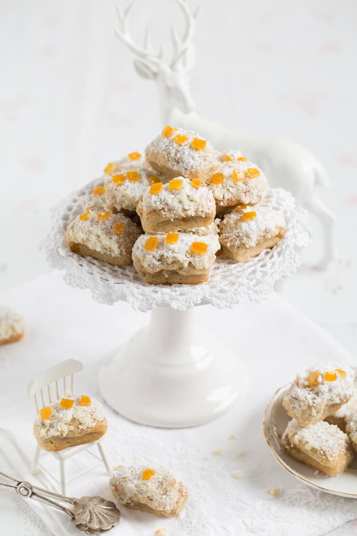 „Mini Christstollen in köstlicher warmer Butter und Puderzucker gewälzt!“
