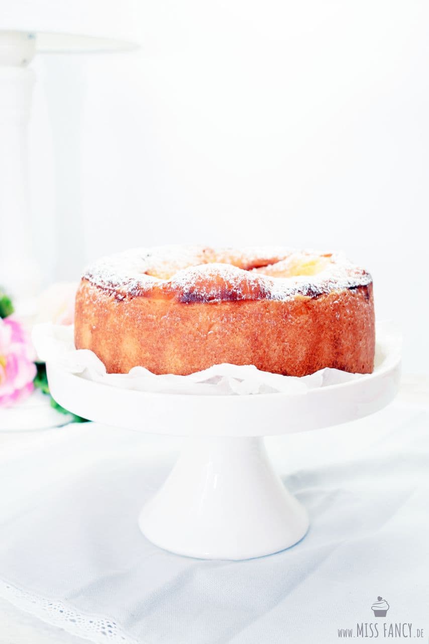 Kleiner Quarkkuchen mit einem Touch Orange