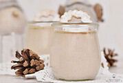 Weihnachtliches Panna Cotta mit Marzipan und Zimt