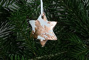 Weihnachtssterne aus Modelliermasse
