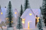 Skandinavisches Weihnachtsdorf – Adventskranz mal anders