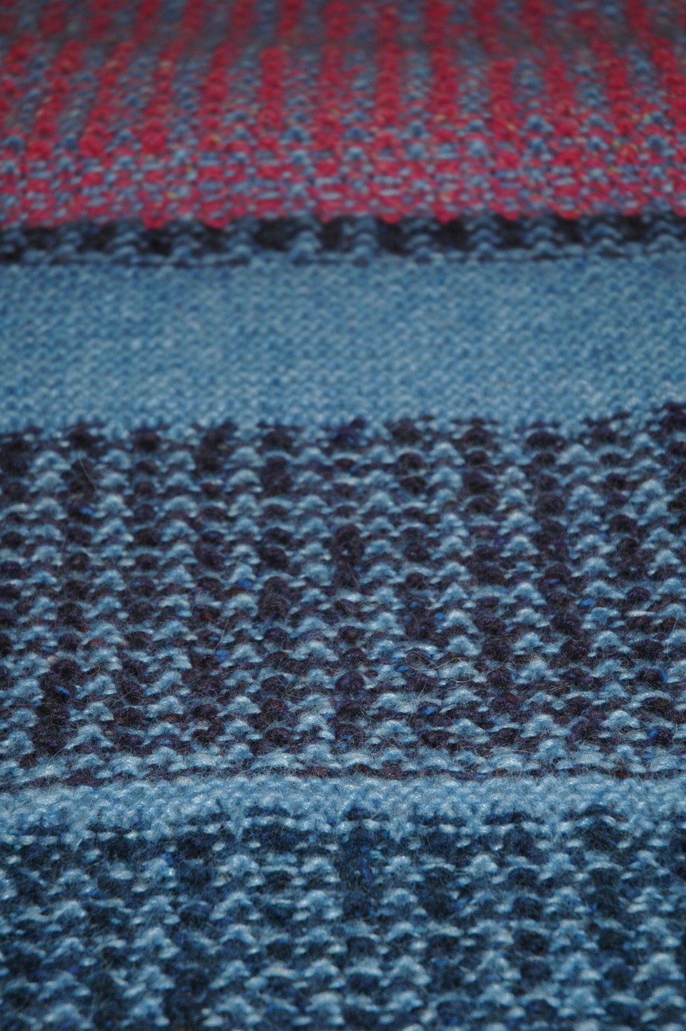 Poncho und Baskenmütze stricken