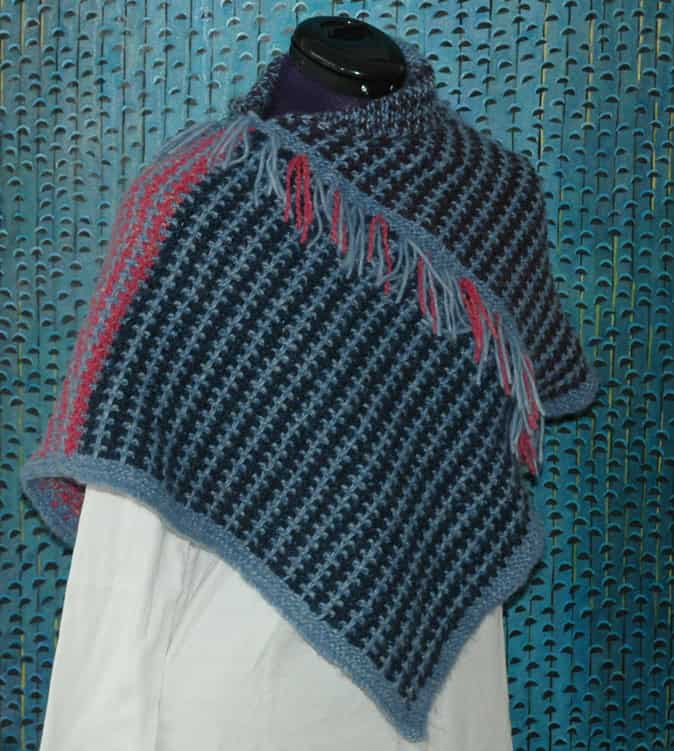 Poncho und Baskenmütze stricken