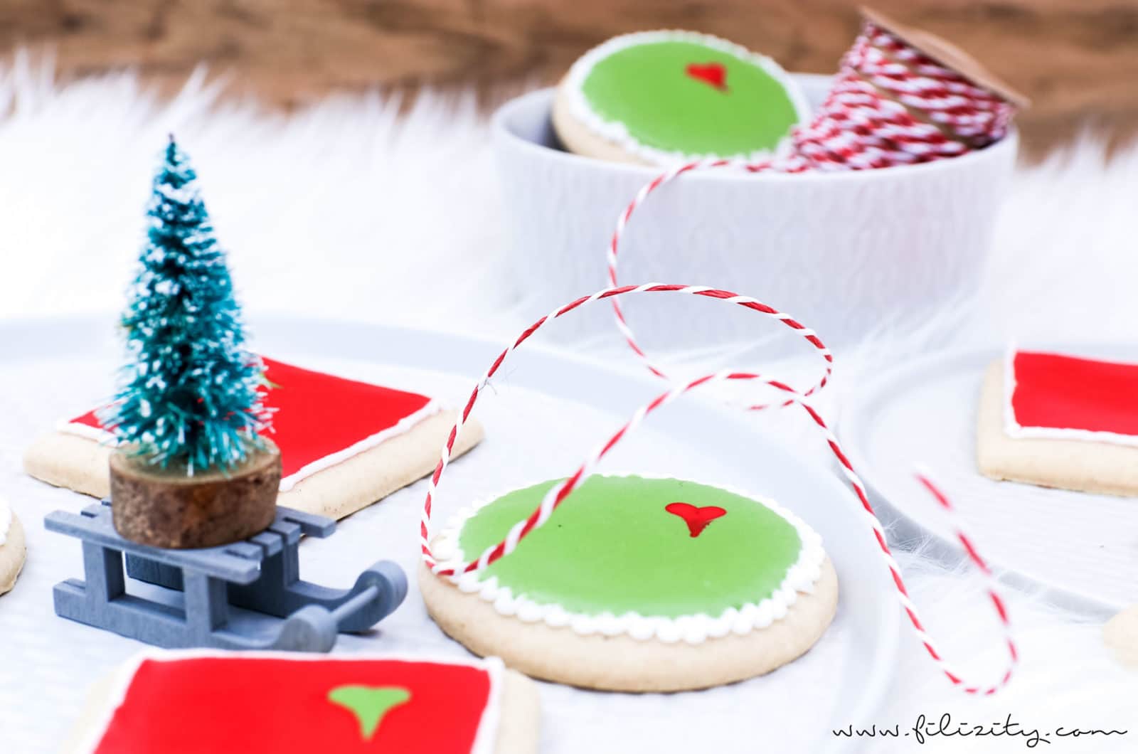 Grinch-Kekse mit Royal Icing – Weihnachtsplätzchen mal anders
