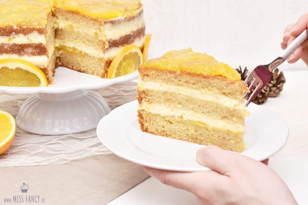 Leckere Weihnachtstorte mit Orangenmarmelade