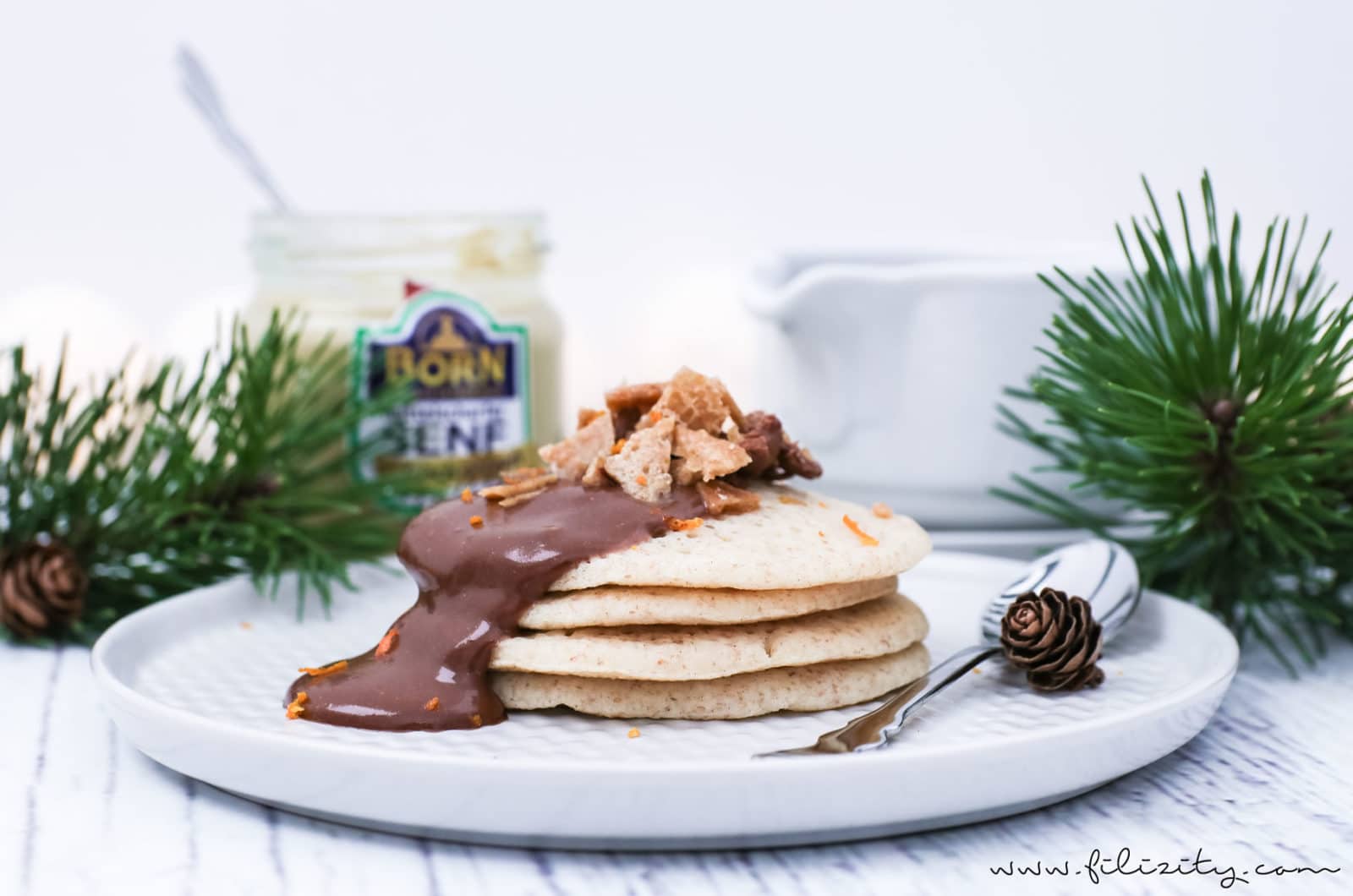 Weihnachts-Dessert: Baghrir mit Schoko-Orangen-Senf-Soße