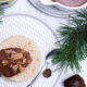 Weihnachts-Dessert: Baghrir mit Schoko-Orangen-Senf-Soße