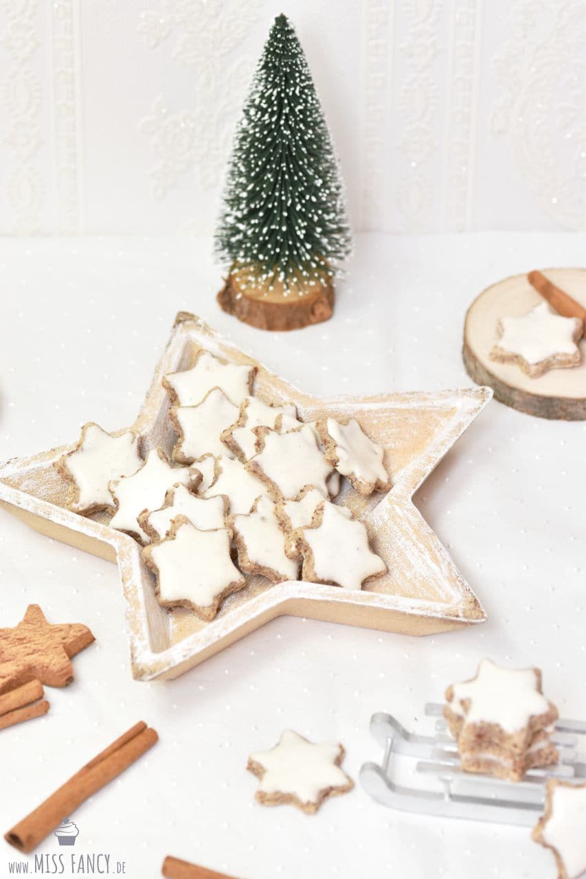Klassische Zimtsterne zu Weihnachten