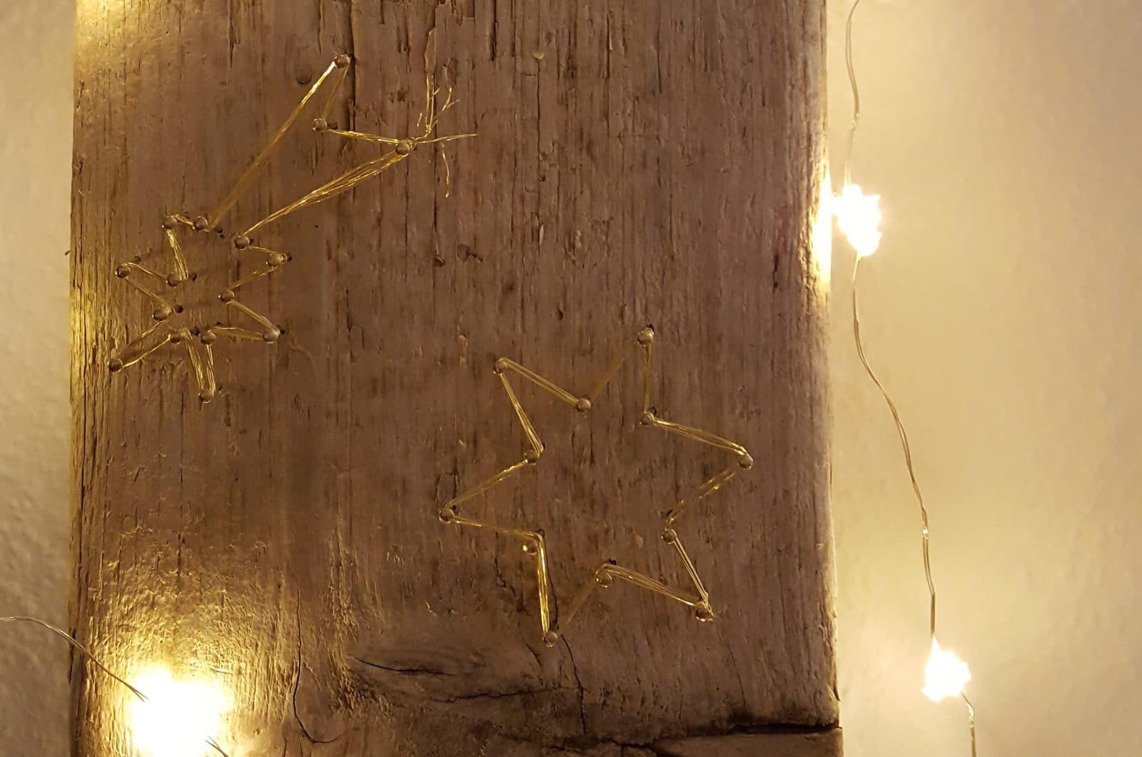 Weihnachtsdeko aus Holz und Draht