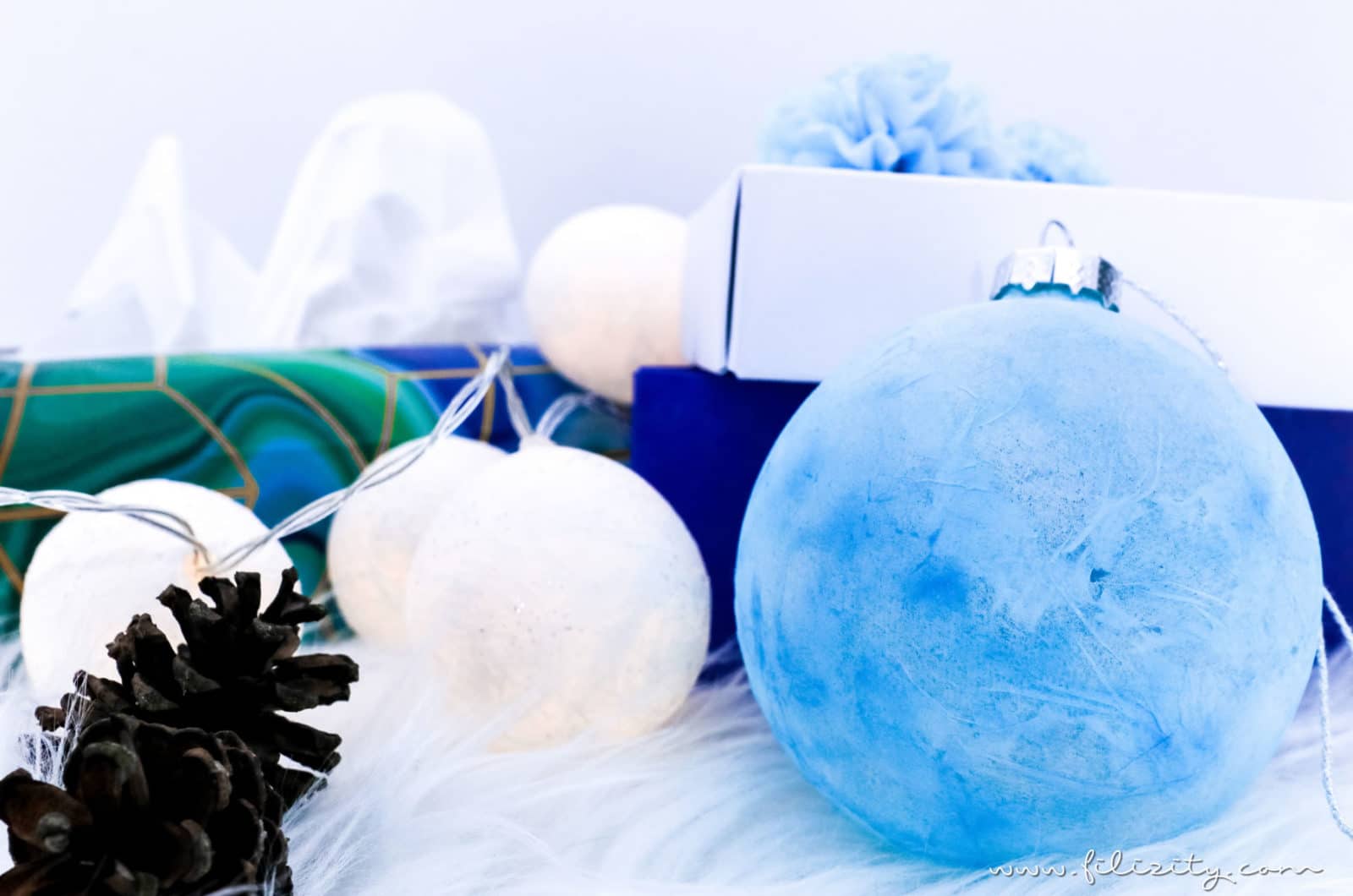 DIY Christbaumkugeln mit Serviettentechnik